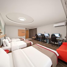 雷神电竞酒店(淄博山东理工大学水晶街店)