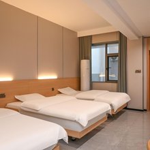 爱旅民宿(新二十四大街沪陕高速口店)