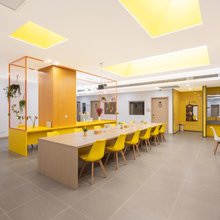 小成故事客栈(上海火车站镇坪路地铁站店)