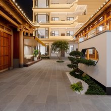 腾冲柏悦山景Villa美宿(砚湖公园东湖公园店)