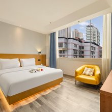 等逅轻奢酒店(贵阳喷水池地铁站店)