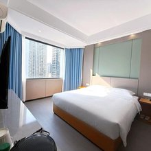 三亚迎君商务酒店(一市场夜市国药中服免税店)