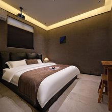 浅月·Lymoon 闲隅浅饮｜枕栖影音美宿(景德镇陶溪川文创街区店)