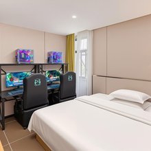 潮眠电竞酒店(广州钟村地铁站店)