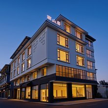 雨山居酒店(峨眉山报国寺店)
