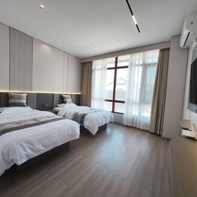 龙陵松风驿站