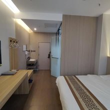 白水溪酒店(吐鲁番托克逊飞马转盘店)