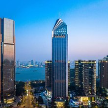 全季南昌红谷滩秋水广场云端酒店