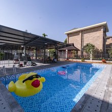 拾壹澜集度假民宿(泼水广场店)