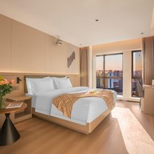 铂澜影音酒店(昆明站北出口店)