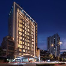 宜朵·观山涧酒店(金城江白马步行街店)