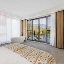 见山野·临河溯溪·山景亲子度假美宿(皖南川藏线月亮湾鱼鳞坝店)