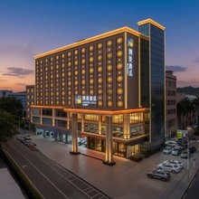 潮满酒店(深圳坪山坑梓地铁站店)