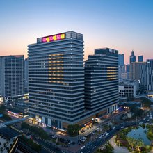 南昌NGNG酒店(红谷滩万达广场卫东地铁站店)