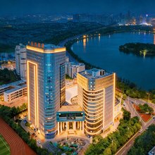 宣城半·岛｜peninsula高空夜景轻奢酒店(宛陵湖景区万达广场店)