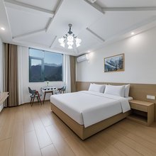 瓦屋·屿里酒店(瓦屋山景区店)