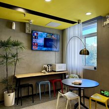 SMART青年旅舍(上海灵岩南路店)