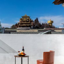 曼纳|Moonshine·藏式富氧设计师民宿(独克宗古城大佛寺转经筒店)