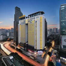 建设大厦酒店(贵阳喷水池太平路网红街店)