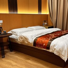 班玛卡韦扎格尔酒店