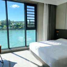 水岸半岛智慧酒店(1788商业广场店)