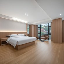 瑞迦喜酒店(贵阳花果园白宫艺术中心店)