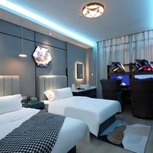 爱之旅主题电竞民宿(湖北工业大学店)