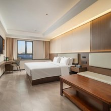 武汉嘉朵假日酒店(积玉桥地铁店)