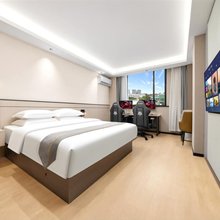 蚂蚁·光年电竞酒店(厦门杏林园博苑店)