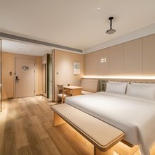 里白酒店(三坊七巷南门兜地铁站店)