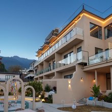 曼殊·溪里 Manju Brook Lodge|观苍山度假美宿(大理古城店)