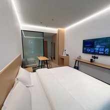 凯里全家酒店(凯里站大十字地下商业街店)