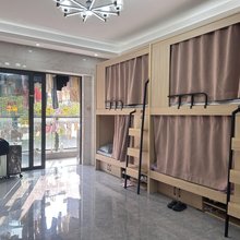 晚点相遇全女生青年旅馆