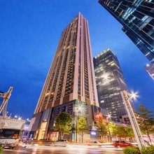 汇德隆180°云端观景国际轻居(深圳北站鸿荣源·天俊店)