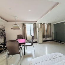 星辰影院酒店(武汉科技大学黄家湖校区湖北中医药大学店)