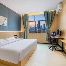 云栖电竞酒店(铜仁汽车南站店)