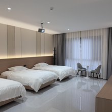 弥勒鑫云酒店