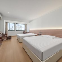 新东吴珍珠大酒店(苏州留园山塘街地铁站店)