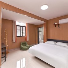 巧儿小院民宿(南京火车站红山动物园地铁站店)