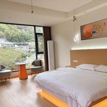 蒙顶山老知哥民宿