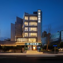 里白酒店(成都火车南站玉林生活广场店)