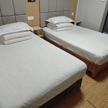 战友理想民宿(郑大一附院店)