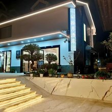 拾月酒店(宜宾长宁高铁站)