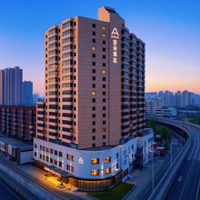沈阳西塔美食街皇寺路亚朵酒店