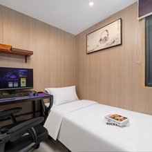 侠电竞旅吧·电竞胶囊酒店(宁波火车站南广场店)