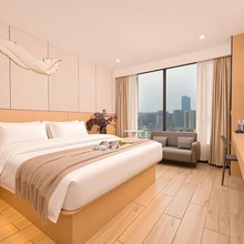 九度酒店(贵阳火车站万象城店)