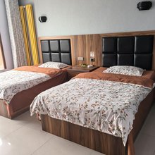 西乌旗V8主题宾馆