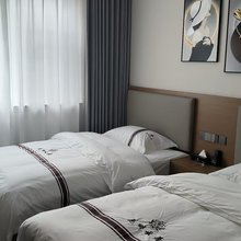 百里杜鹃花畔云居民宿