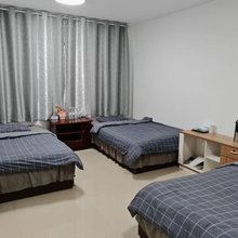 磴口山水隐庭民宿