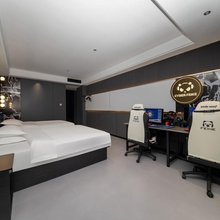 赛博·非可电竞酒店(鹰潭凯翔中心广场店)